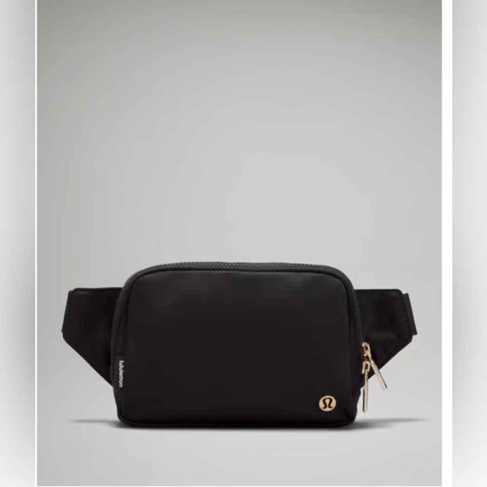 Lululemon Everywhere Belt Bag Large 2L black/gold hardware